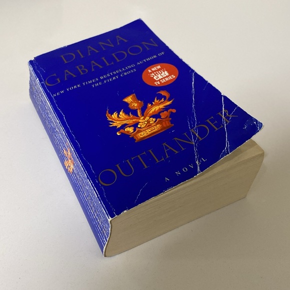 Signed Copy of Outlander by Diana Gabaldon - Picture 4 of 5